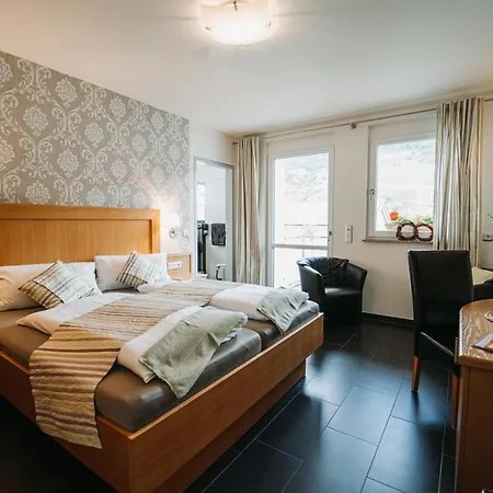 Wein- Und Gaestehaus Schwaab&sohn 3*